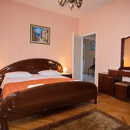 托卡公寓和客房旅馆 招待所